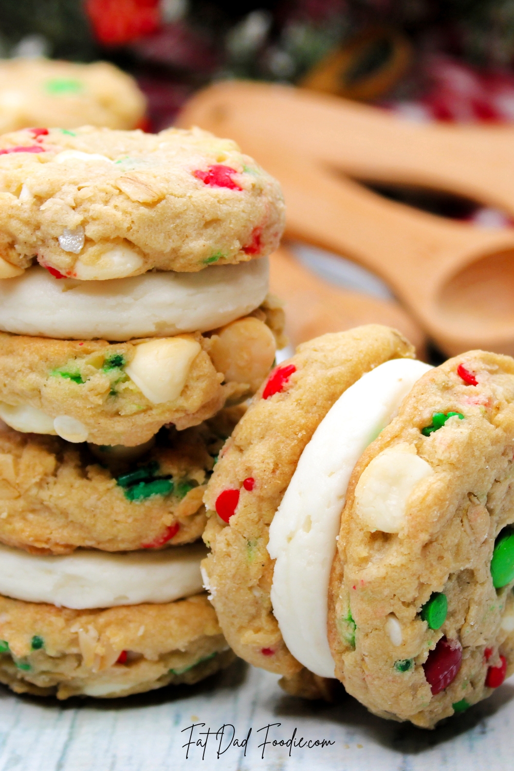 oatmeal christmas sandwich cookie closeup