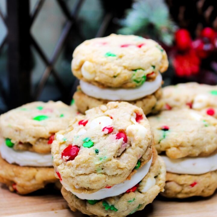 Oatmeal Christmas Sandwich Cookies
