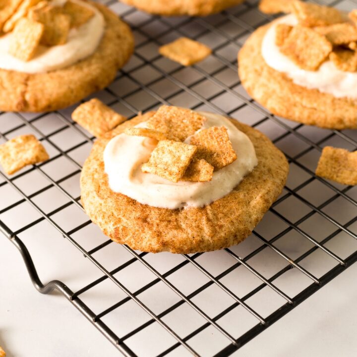 crumbl cinnamon toast crunch cookie with cereal pieces