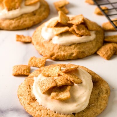 crumbl cinnamon toast crunch cookie with sour cream